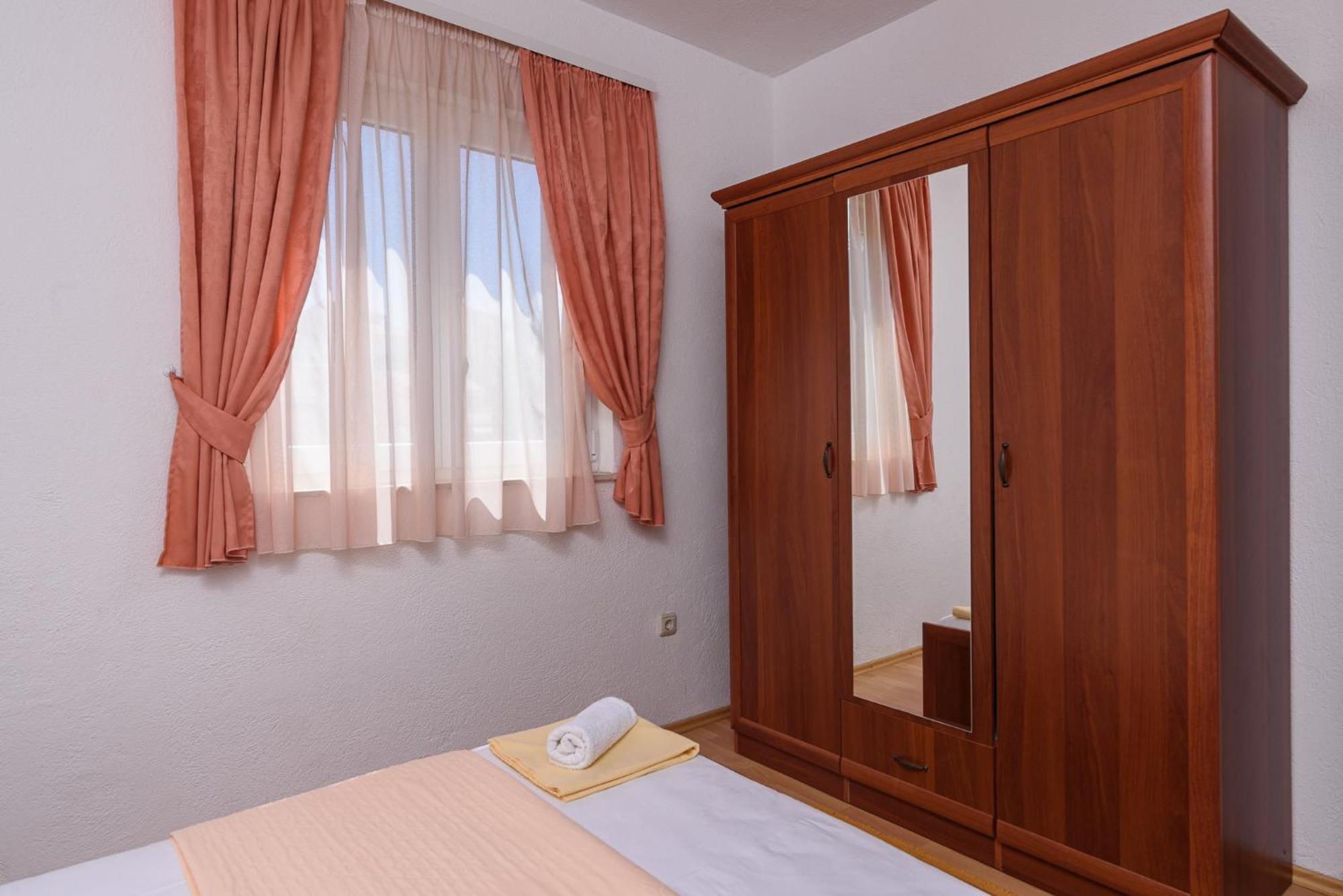 Apartmani Suki 特罗吉尔 外观 照片